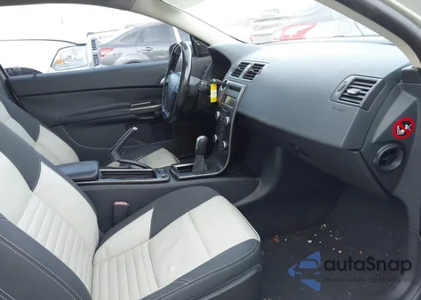 2011 Volvo C30 T5 z USA, uszkodzony, nr VIN YV1672MK4B2242417